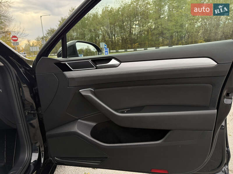 Универсал Volkswagen Passat 2020 в Бердичеве фото 36 Универсал Volkswagen Passat 2020 в Бердичеве