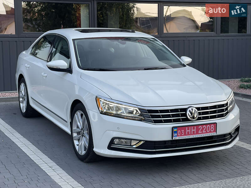 Седан Volkswagen Passat 2017 в Ровно