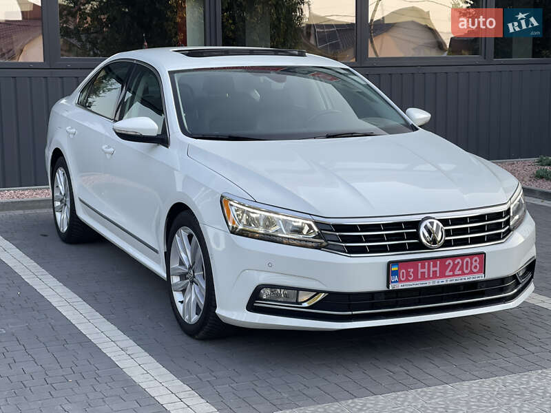 Седан Volkswagen Passat 2017 в Ровно