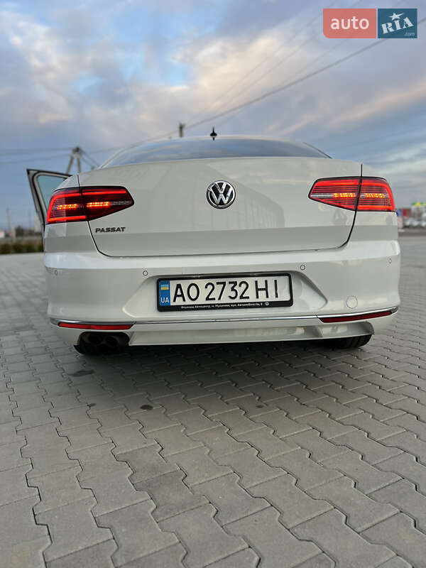 Седан Volkswagen Passat 2017 в Хусте