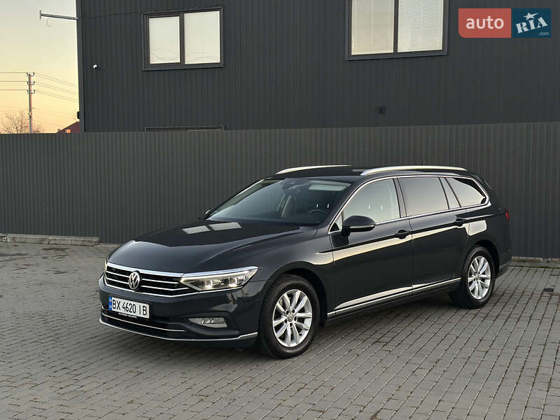 Універсал Volkswagen Passat 2020 в Ужгороді