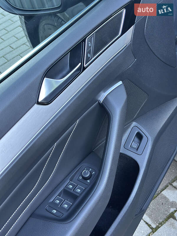Універсал Volkswagen Passat 2020 в Ужгороді