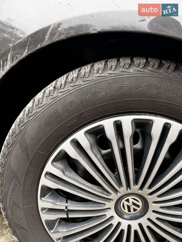 Універсал Volkswagen Passat 2005 в Сумах