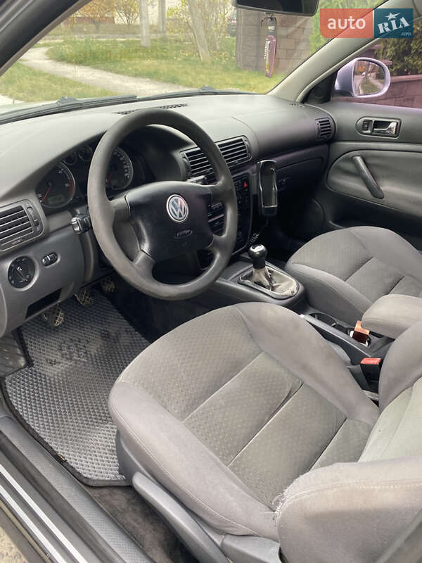 Универсал Volkswagen Passat 2004 в Вараше