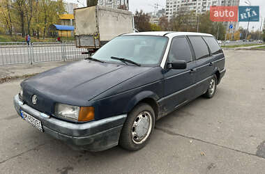 Универсал Volkswagen Passat 1990 в Киеве