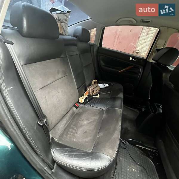 Седан Volkswagen Passat 2001 в Киеве