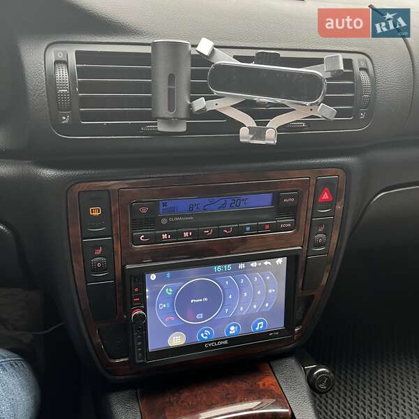 Седан Volkswagen Passat 2001 в Киеве