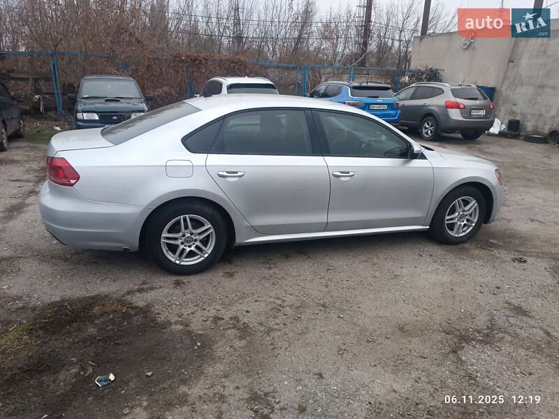 Седан Volkswagen Passat 2012 в Сумах