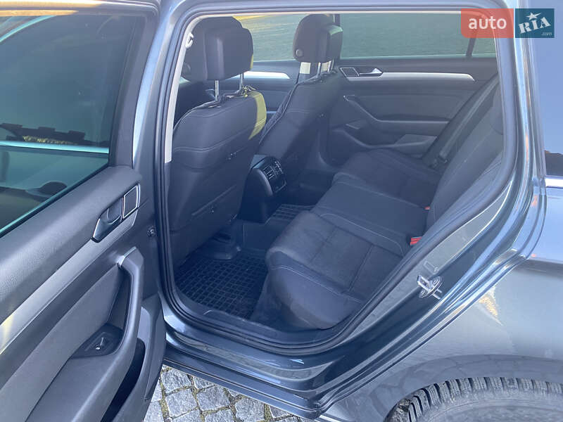 Универсал Volkswagen Passat 2015 в Жовкве