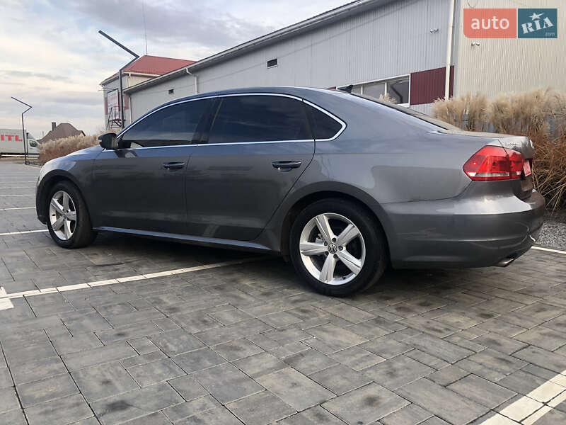 Седан Volkswagen Passat 2015 в Луцке