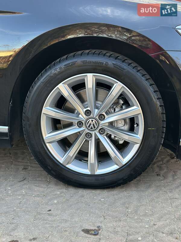 Универсал Volkswagen Passat 2019 в Стрые