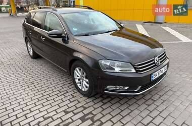 Универсал Volkswagen Passat 2011 в Ровно