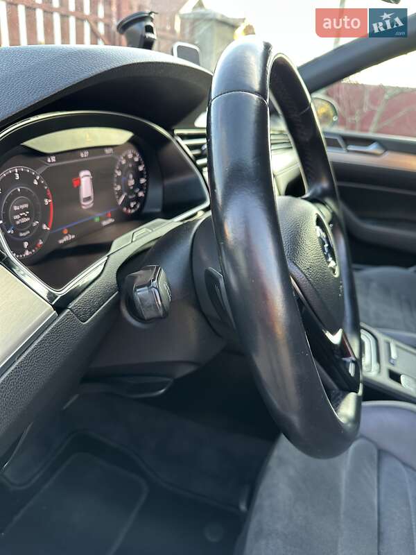 Универсал Volkswagen Passat 2019 в Стрые