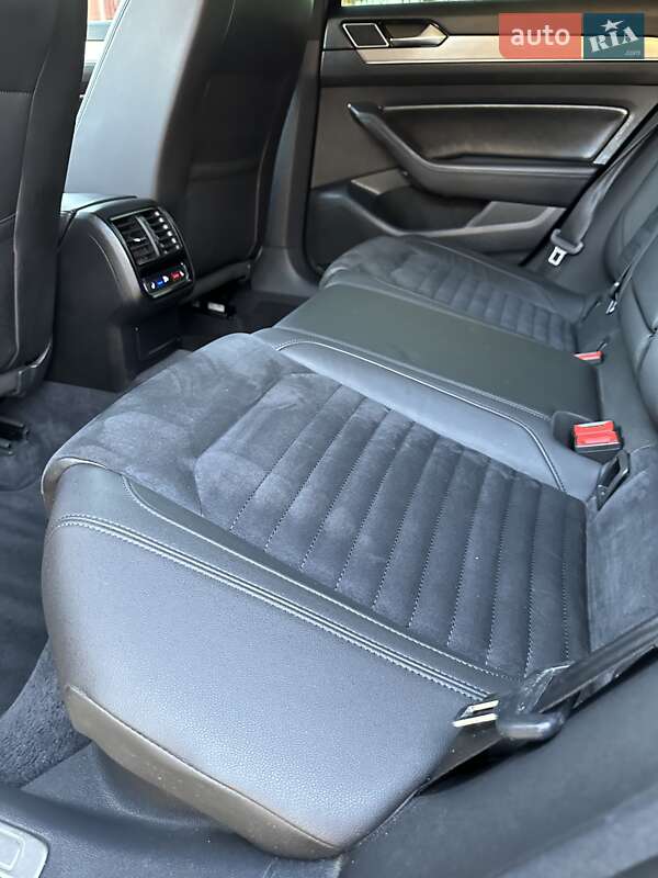 Универсал Volkswagen Passat 2019 в Стрые
