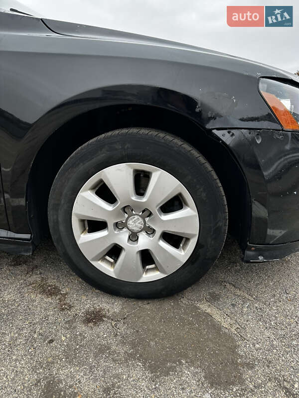 Седан Volkswagen Passat 2012 в Харькове