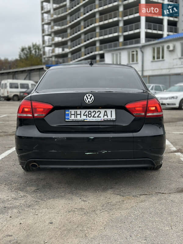 Седан Volkswagen Passat 2012 в Харькове