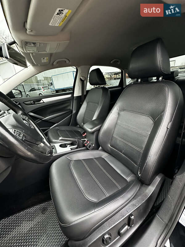 Седан Volkswagen Passat 2012 в Харькове