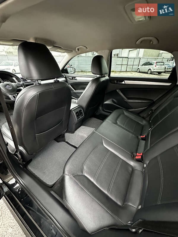 Седан Volkswagen Passat 2012 в Харькове