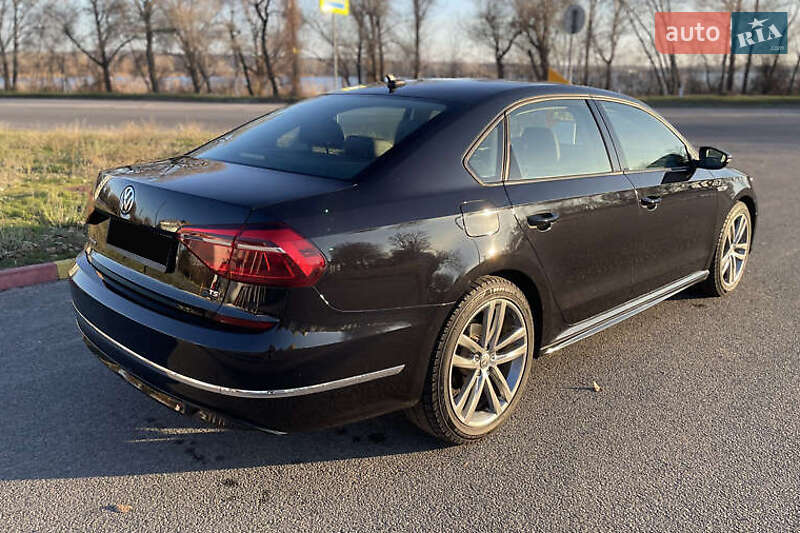Седан Volkswagen Passat 2018 в Киеве