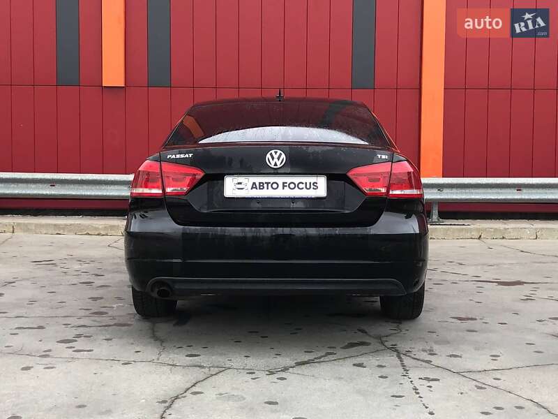 Седан Volkswagen Passat 2012 в Киеве