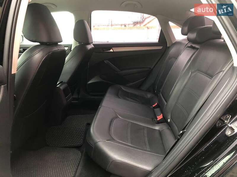 Седан Volkswagen Passat 2012 в Киеве