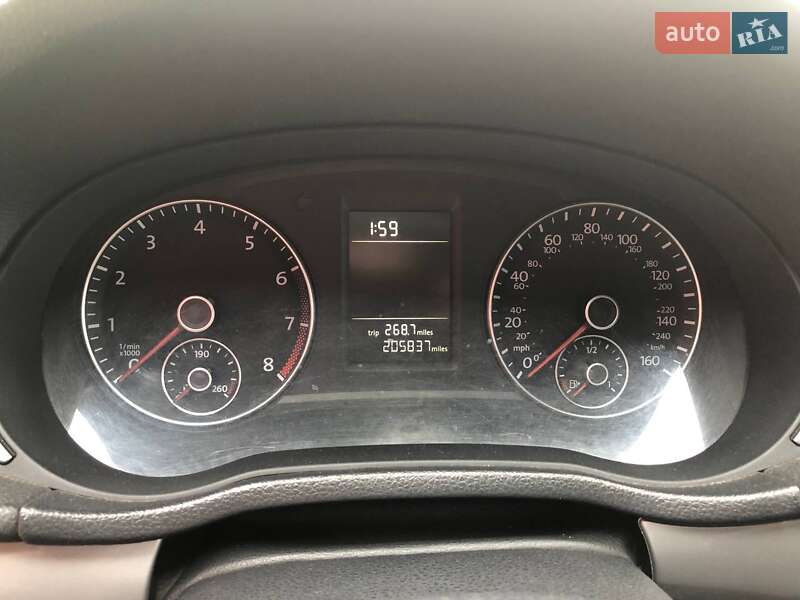 Седан Volkswagen Passat 2012 в Киеве