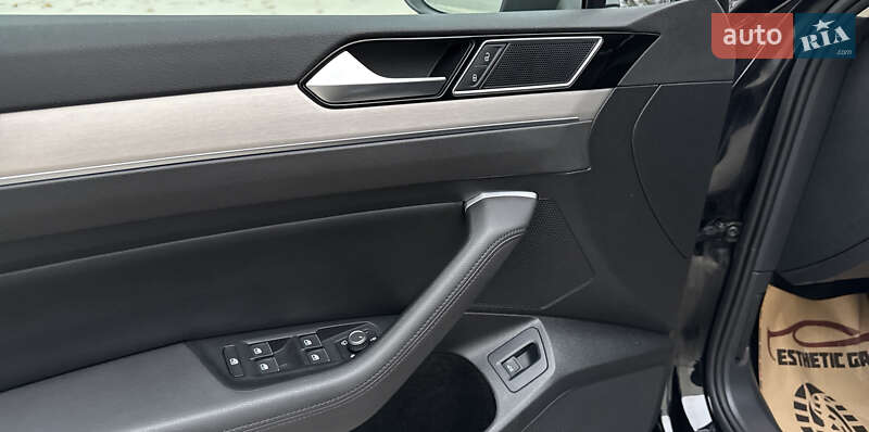 Универсал Volkswagen Passat 2018 в Луцке фото 16 Универсал Volkswagen Passat 2018 в Луцке