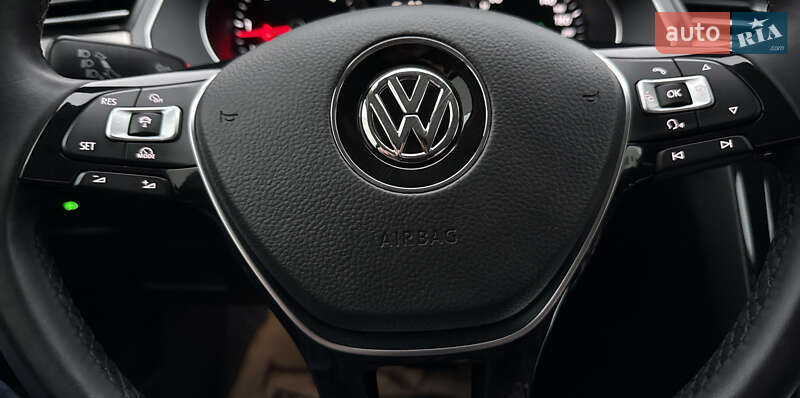 Универсал Volkswagen Passat 2018 в Луцке фото 31 Универсал Volkswagen Passat 2018 в Луцке