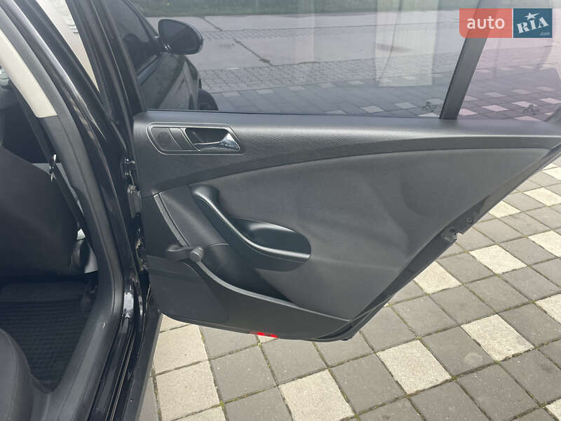 Седан Volkswagen Passat 2007 в Стрые