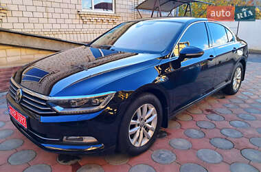 Седан Volkswagen Passat 2016 в Виннице