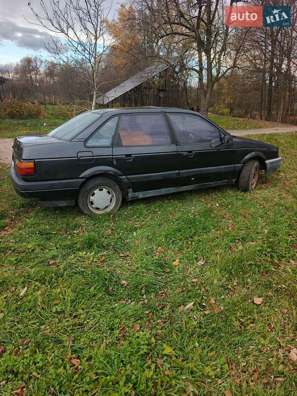 Седан Volkswagen Passat 1989 в Богородчанах