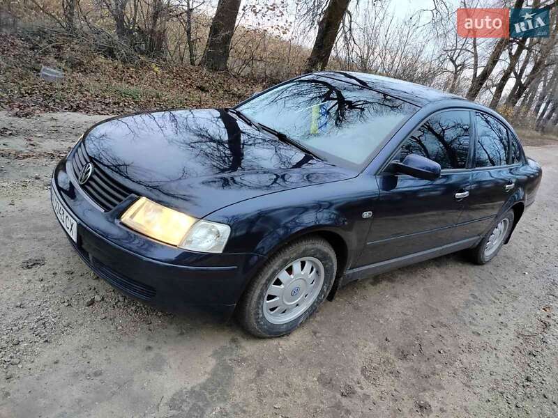 Седан Volkswagen Passat 1997 в Городку