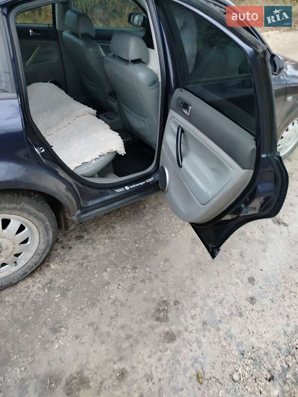 Седан Volkswagen Passat 1997 в Городку