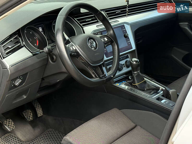 Седан Volkswagen Passat 2015 в Запорожье