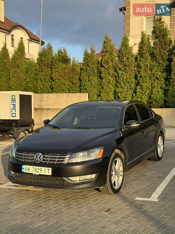 Седан Volkswagen Passat 2013 в Рівному