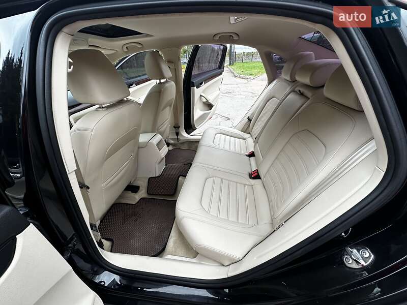 Седан Volkswagen Passat 2011 в Києві