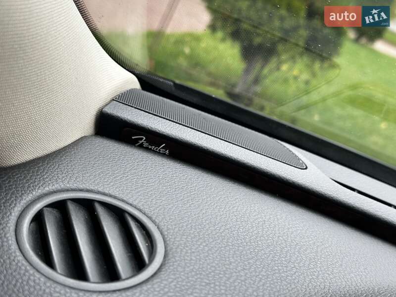 Седан Volkswagen Passat 2011 в Києві