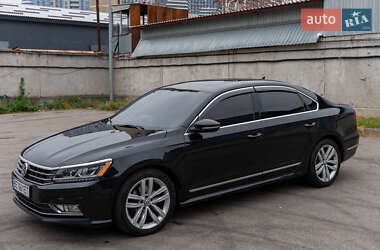 Седан Volkswagen Passat 2016 в Києві