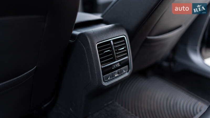Седан Volkswagen Passat 2016 в Києві фото 22 Седан Volkswagen Passat 2016 в Києві