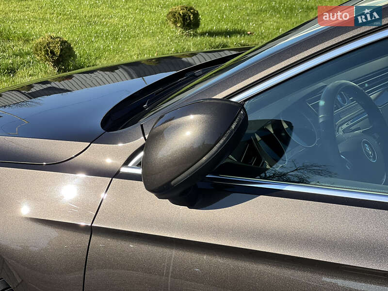 Седан Volkswagen Passat 2015 в Ужгороді