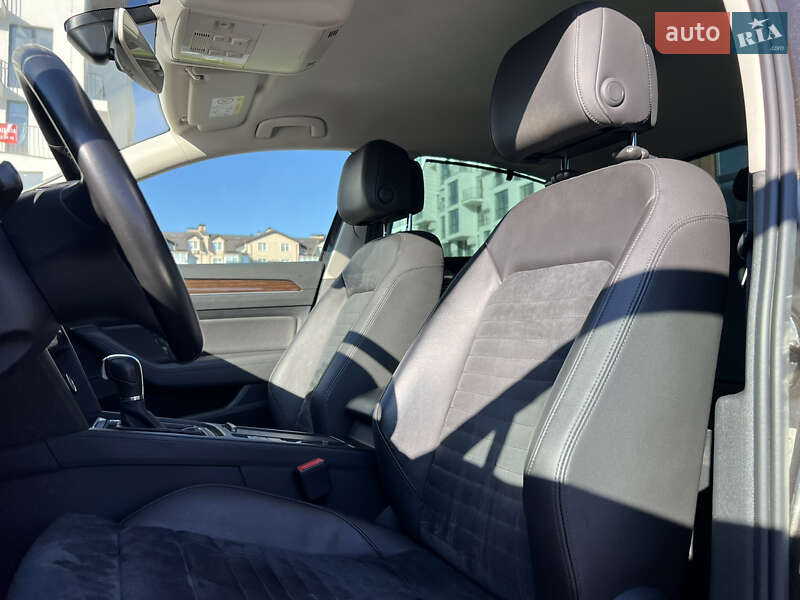 Седан Volkswagen Passat 2015 в Ужгороді