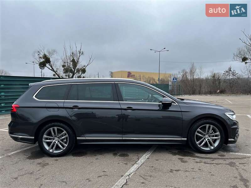 Универсал Volkswagen Passat 2017 в Киеве