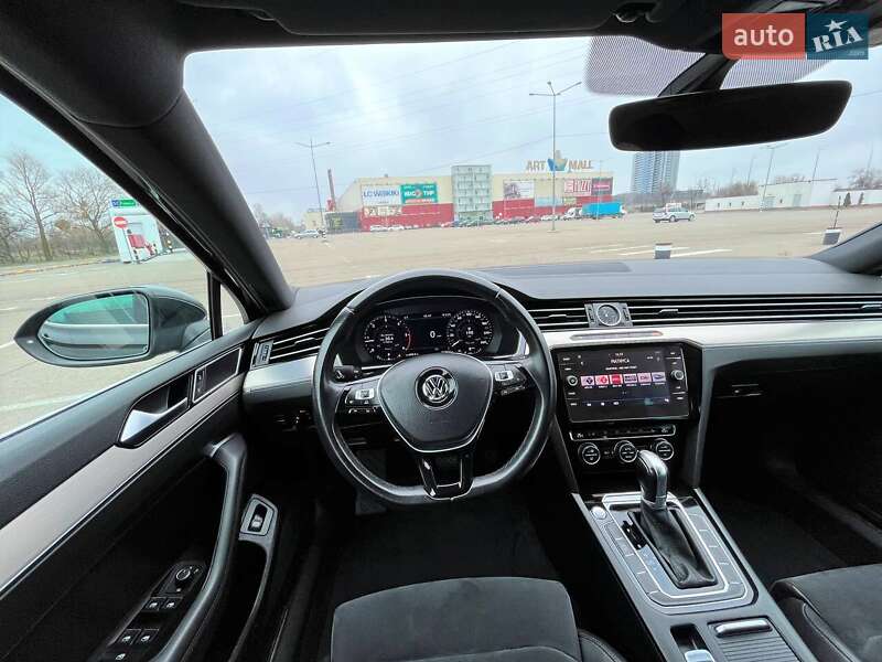 Универсал Volkswagen Passat 2017 в Киеве