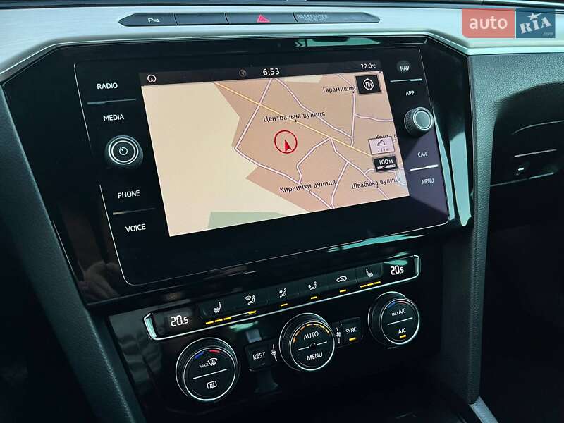 Универсал Volkswagen Passat 2017 в Киеве