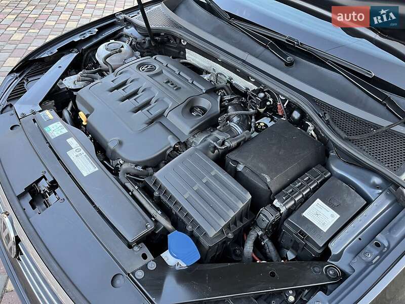 Универсал Volkswagen Passat 2017 в Киеве