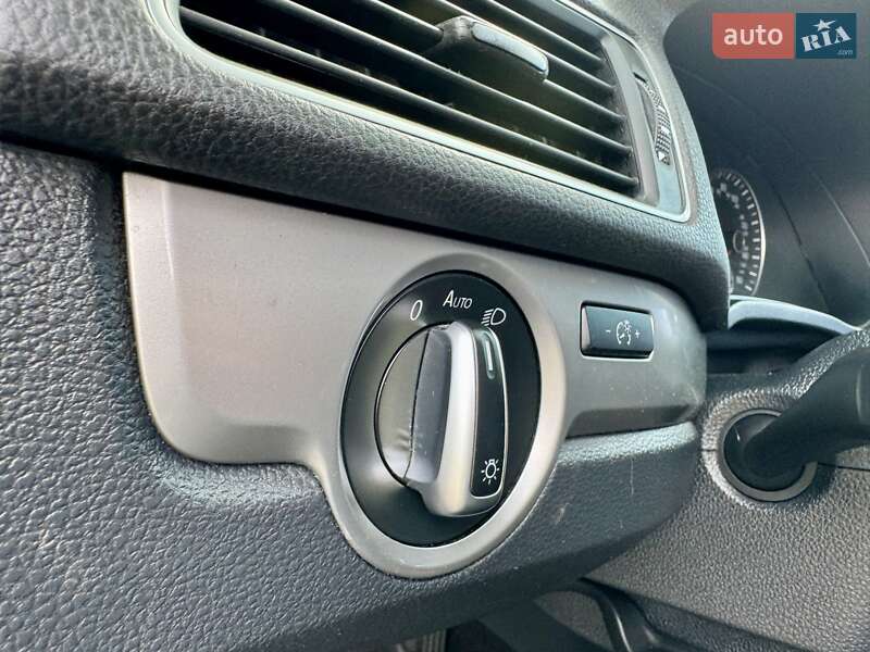 Седан Volkswagen Passat 2014 в Києві