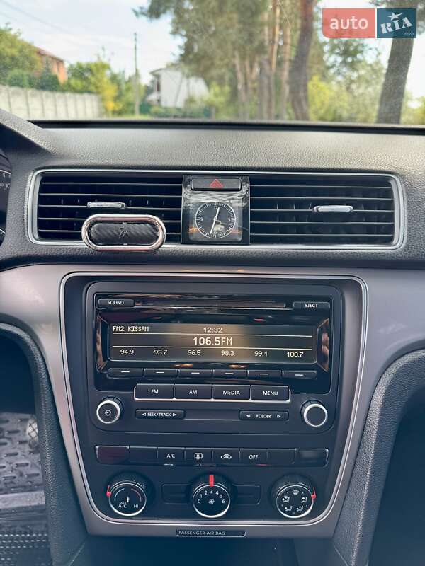 Седан Volkswagen Passat 2014 в Києві