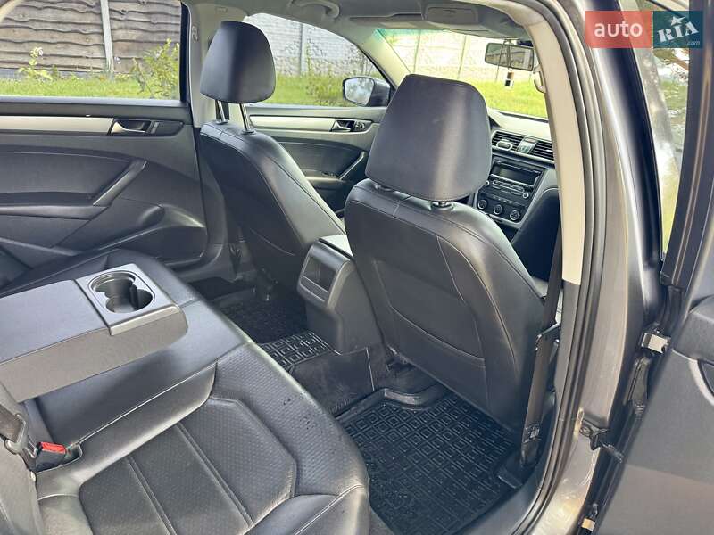 Седан Volkswagen Passat 2014 в Києві