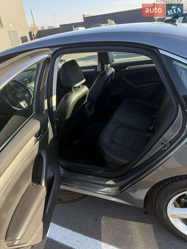 Седан Volkswagen Passat 2013 в Киеве фото 8 Седан Volkswagen Passat 2013 в Киеве