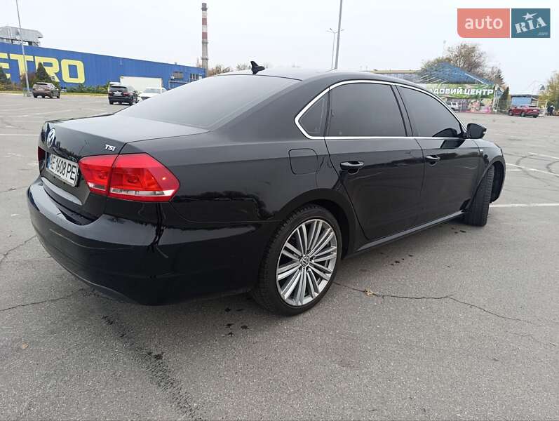 Седан Volkswagen Passat 2013 в Днепре